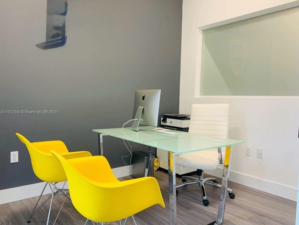 26xx Glades Cir, Miami, FL 33327 Photo