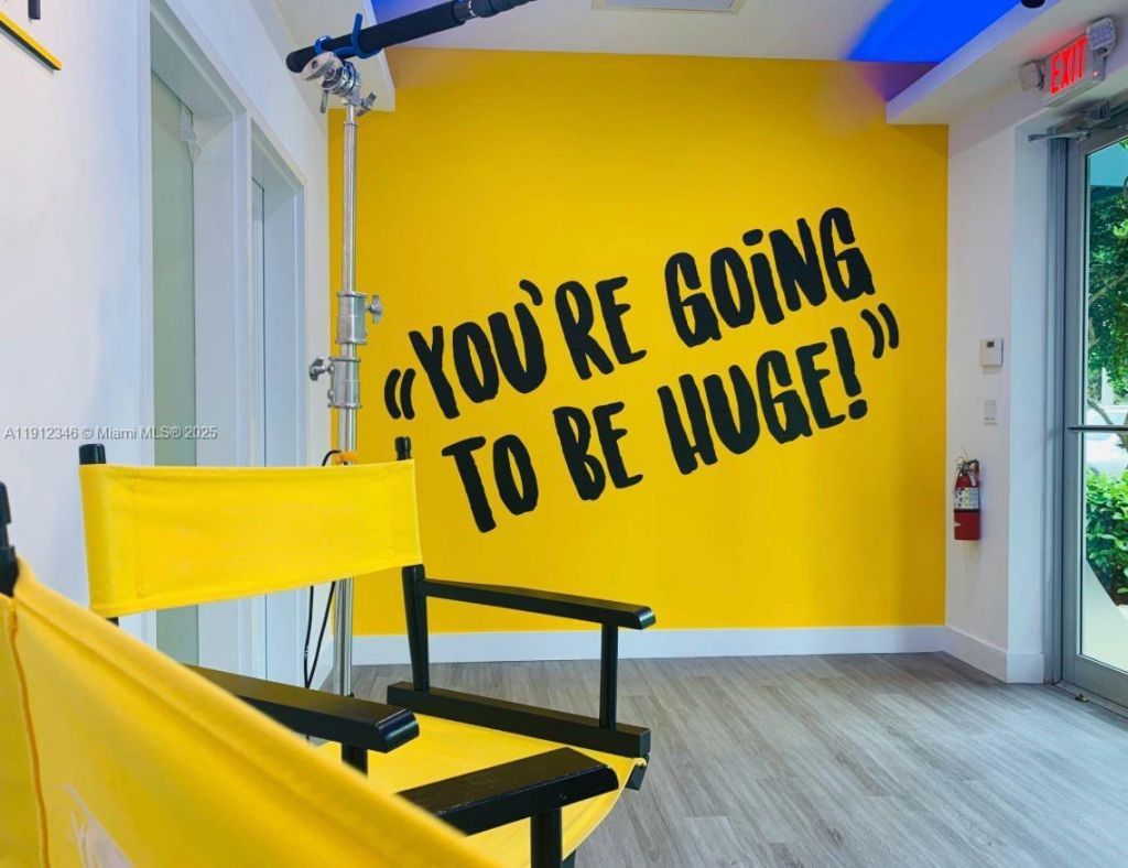 26xx Glades Cir, Miami, FL 33327 Photo