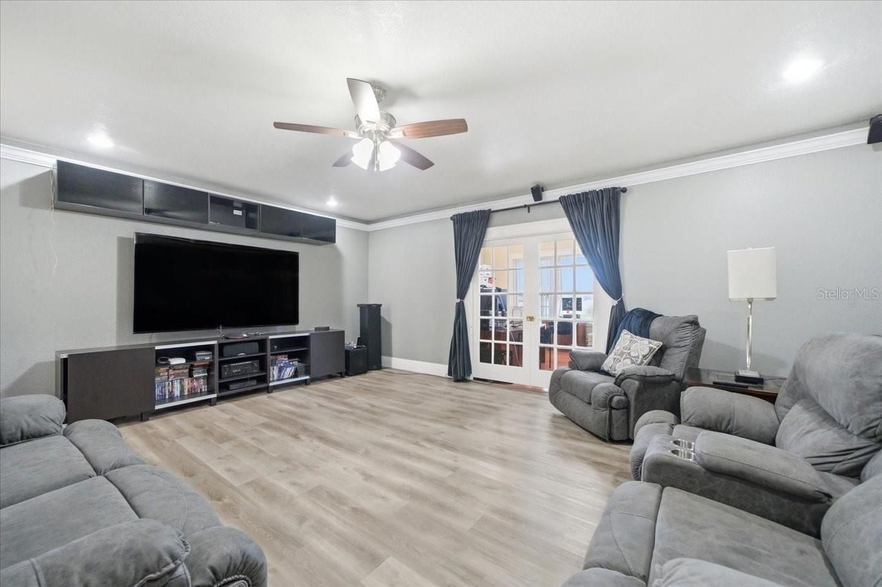 505 Lakeside Drive, Seffner, FL 33584 Photo