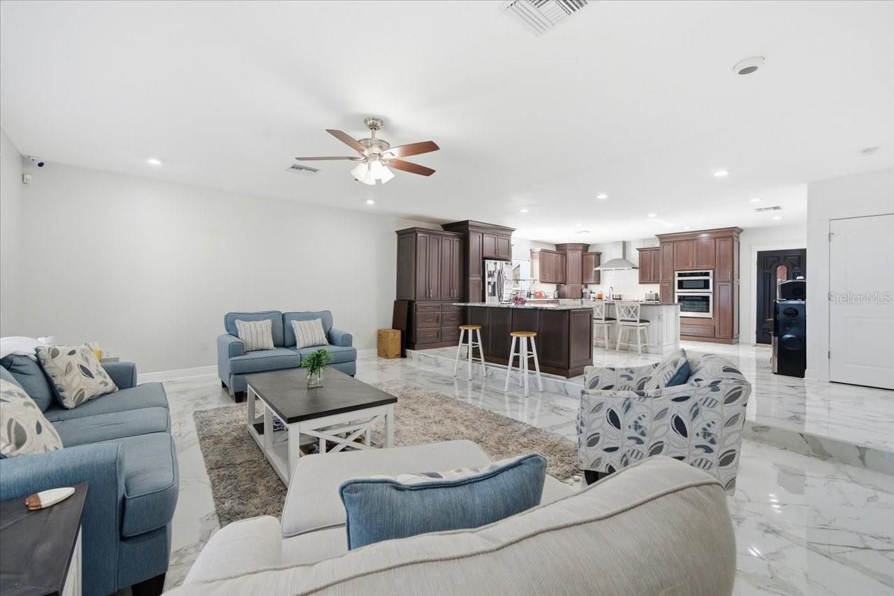 505 Lakeside Drive, Seffner, FL 33584 Photo