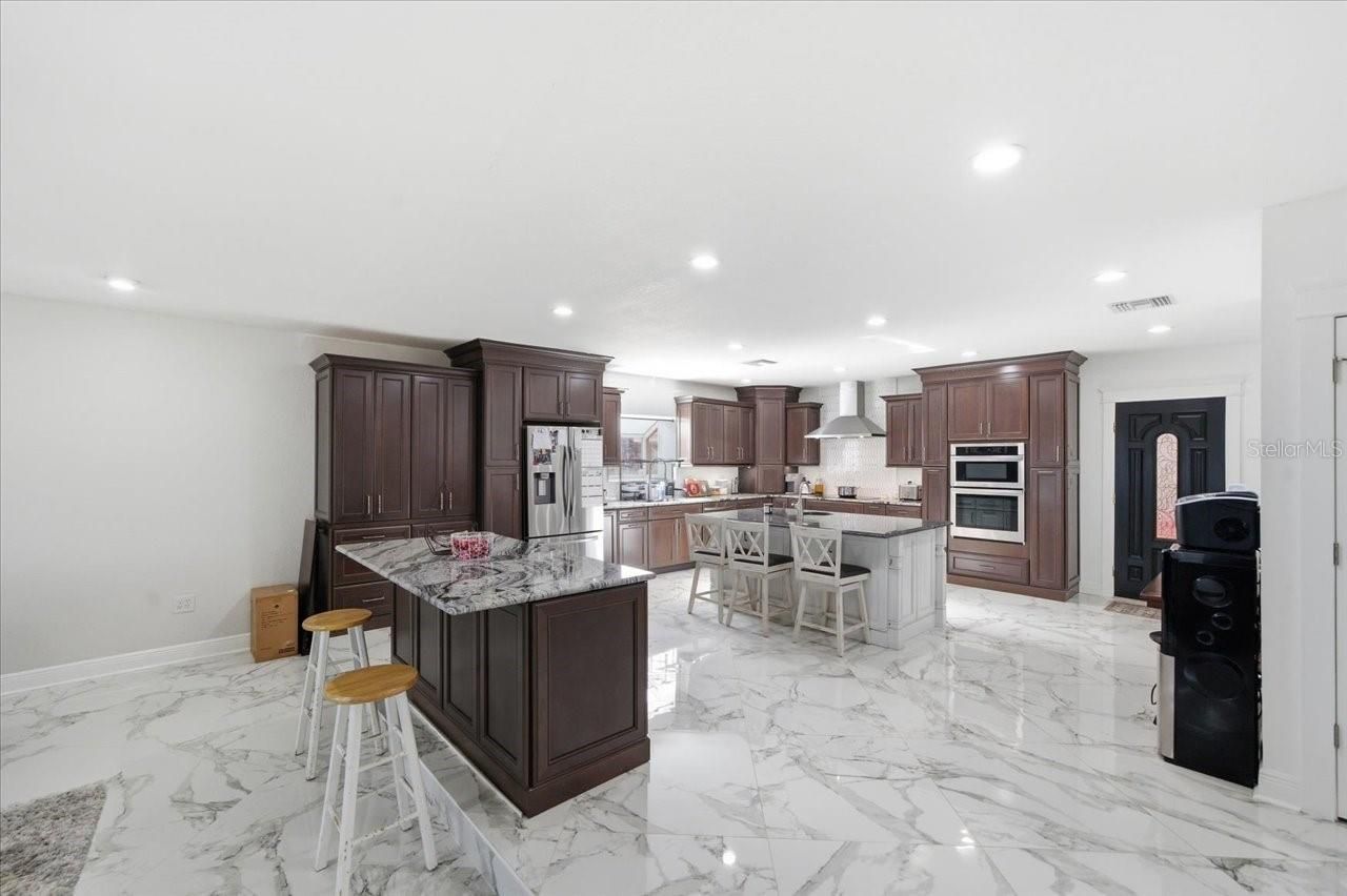 505 Lakeside Drive, Seffner, FL 33584 Photo