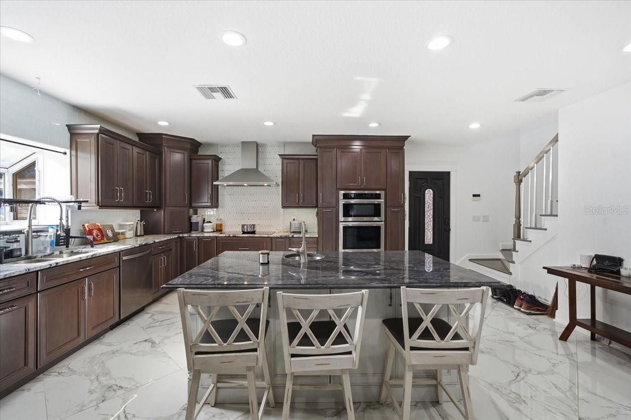 505 Lakeside Drive, Seffner, FL 33584 Photo