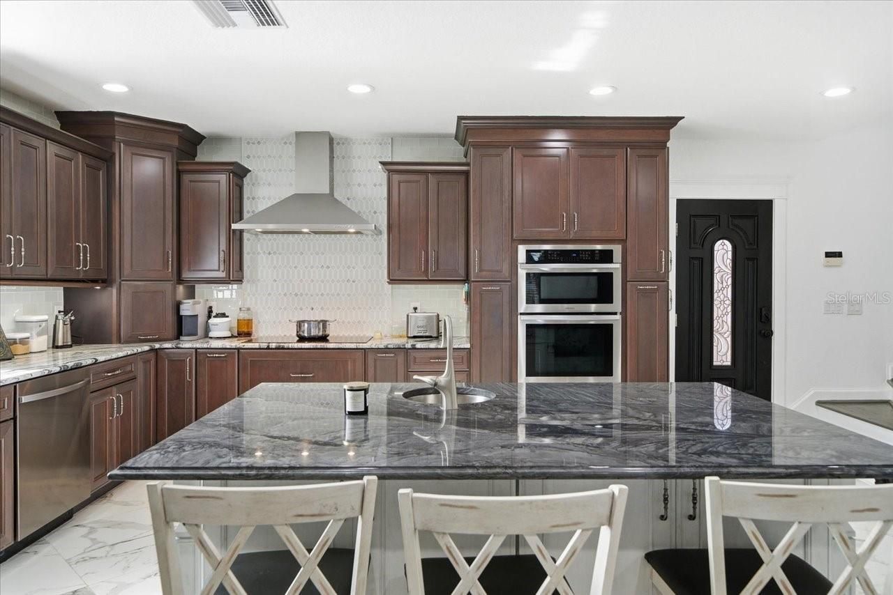 505 Lakeside Drive, Seffner, FL 33584 Photo