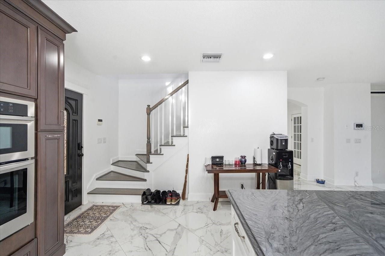 505 Lakeside Drive, Seffner, FL 33584 Photo