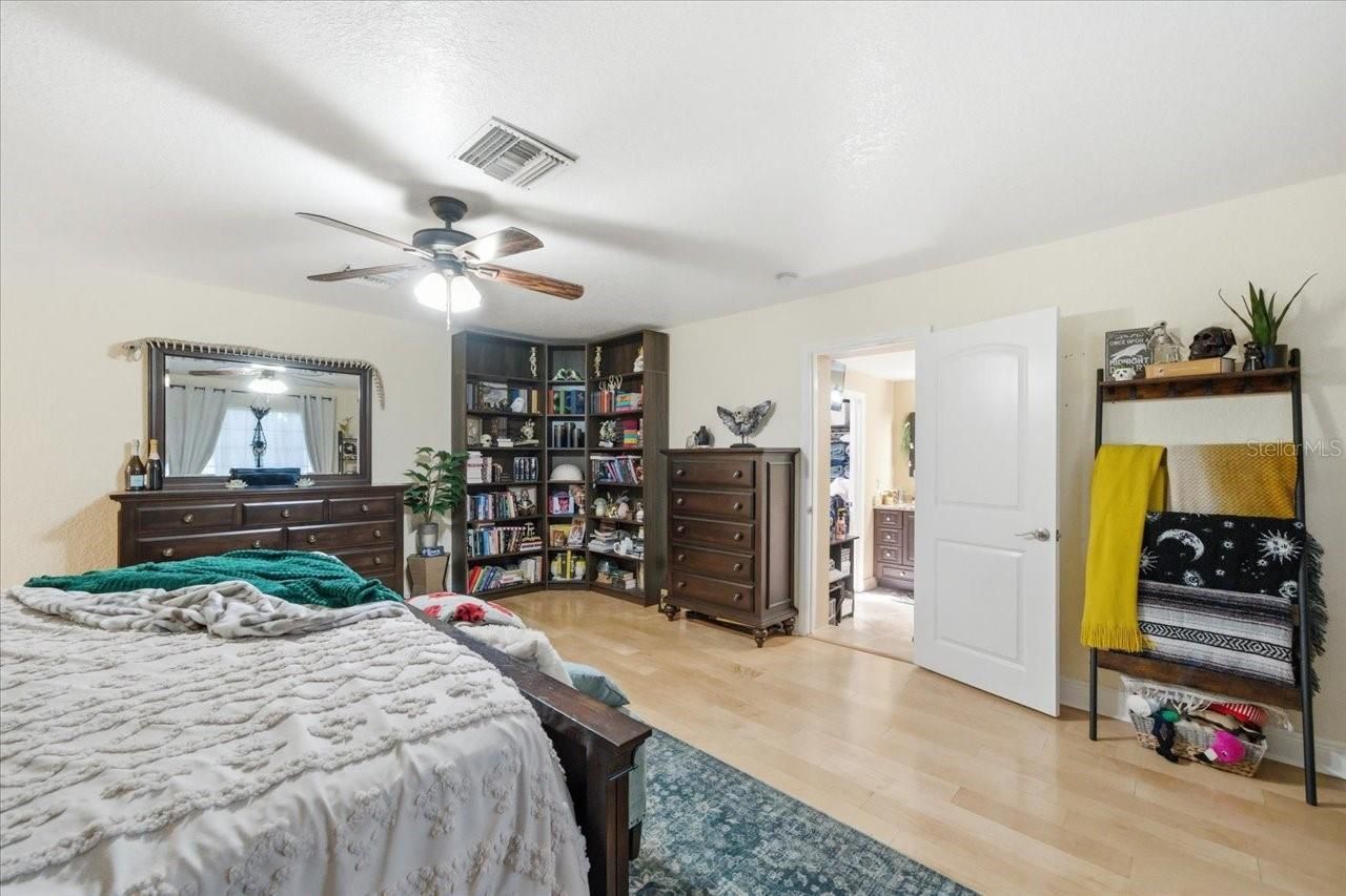 505 Lakeside Drive, Seffner, FL 33584 Photo