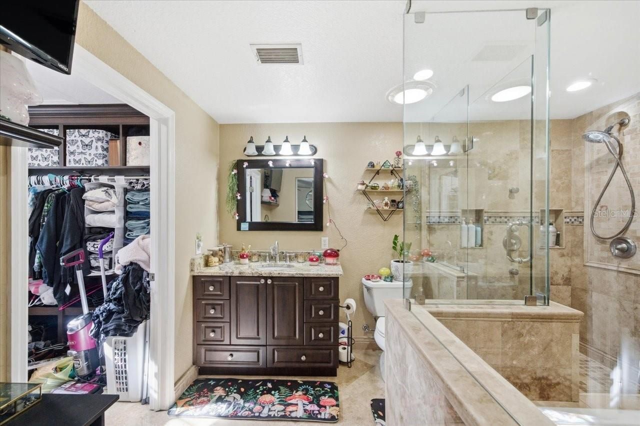 505 Lakeside Drive, Seffner, FL 33584 Photo