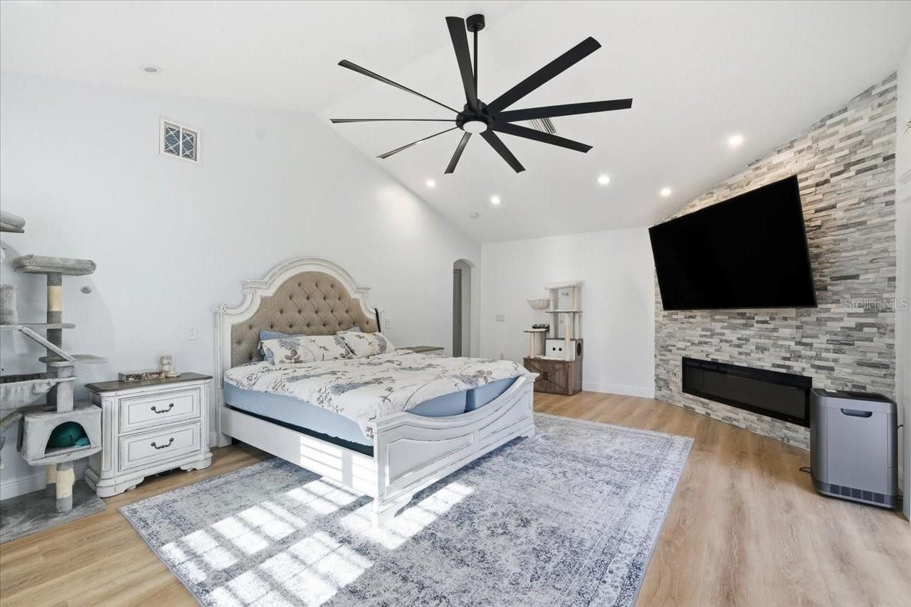 505 Lakeside Drive, Seffner, FL 33584 Photo