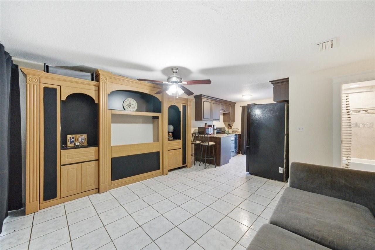 505 Lakeside Drive, Seffner, FL 33584 Photo