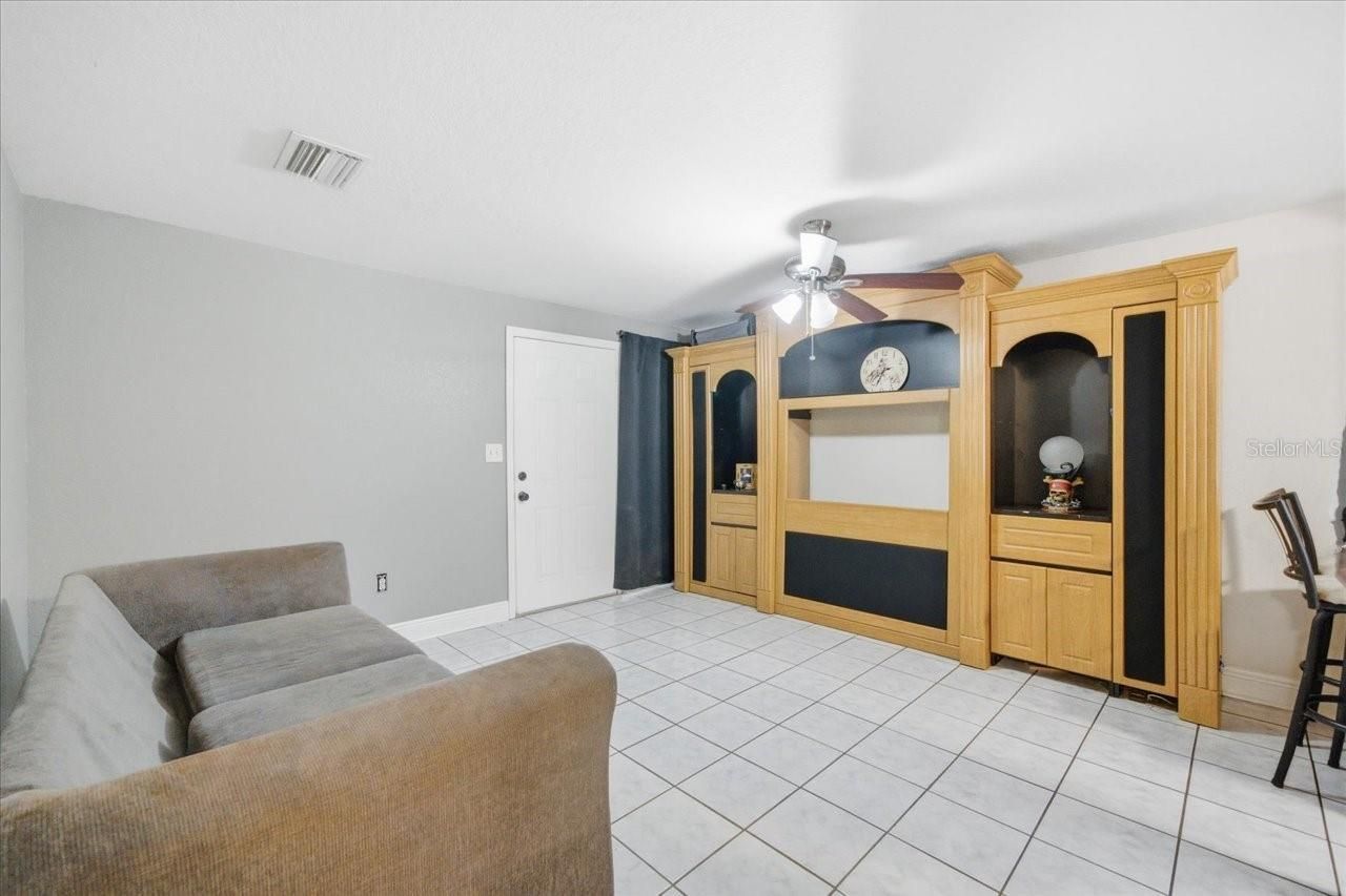 505 Lakeside Drive, Seffner, FL 33584 Photo