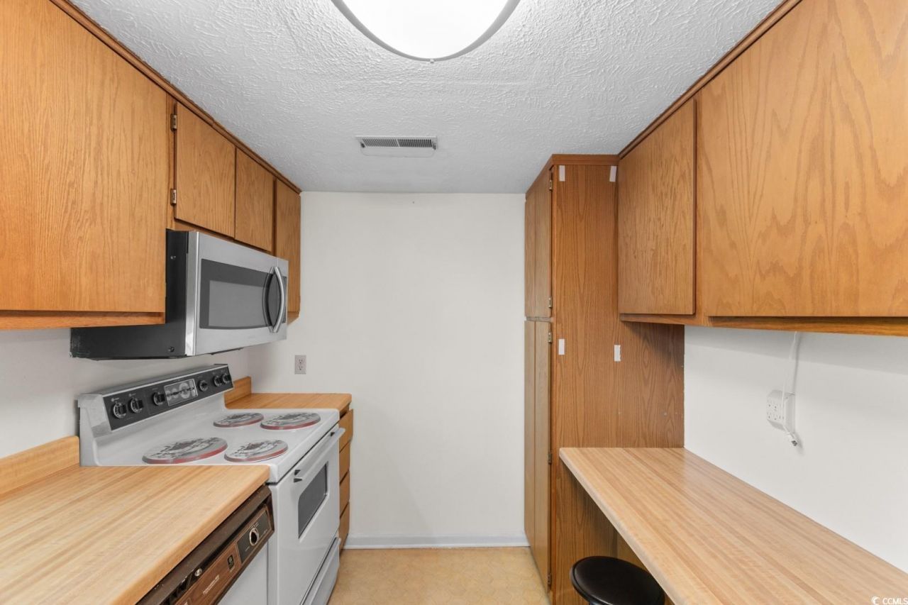 1701-k Edge Dr. Photo 10