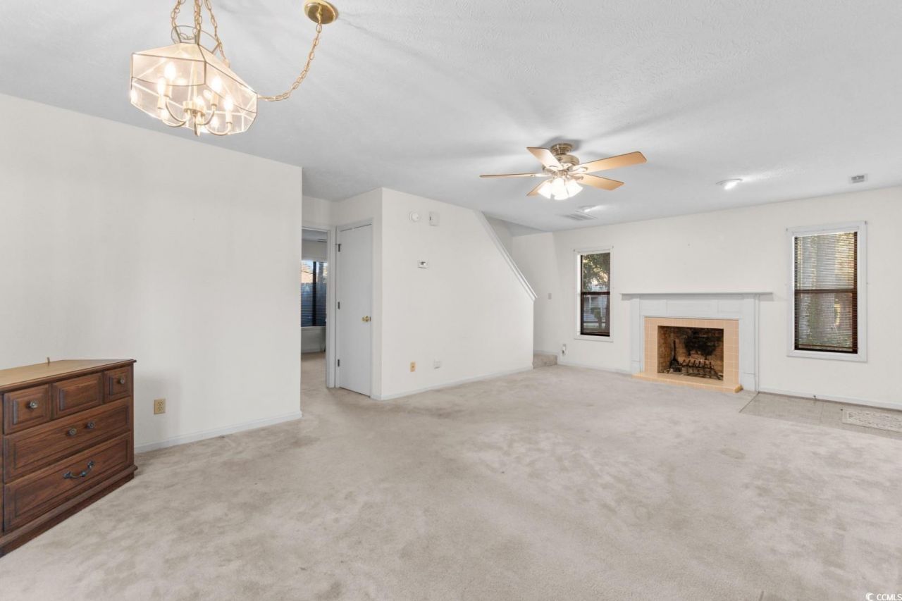 1701-k Edge Dr. Photo 11