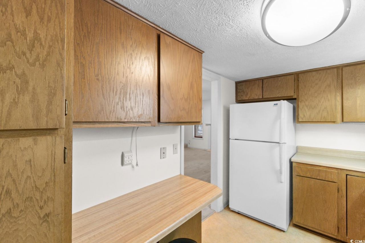 1701-k Edge Dr. Photo 6