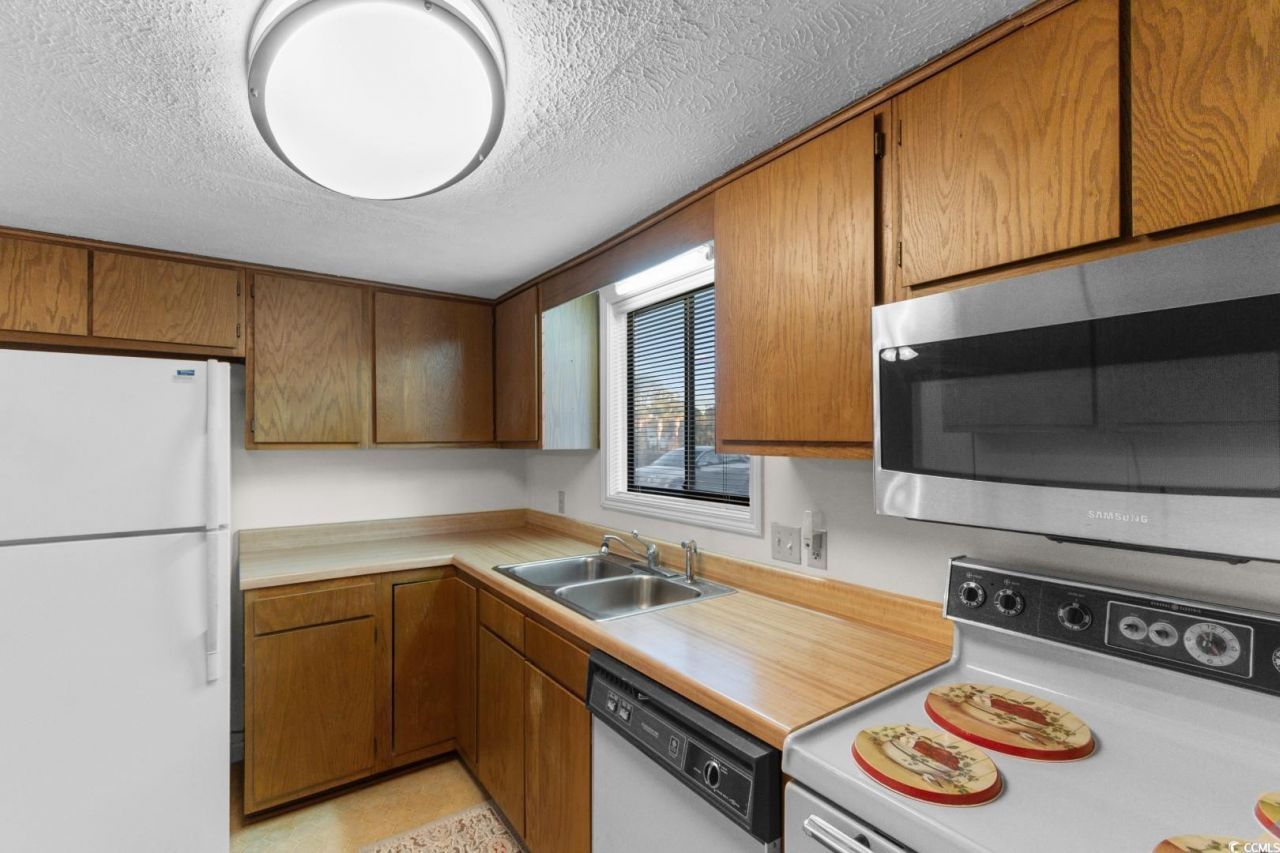 1701-k Edge Dr. Photo 8