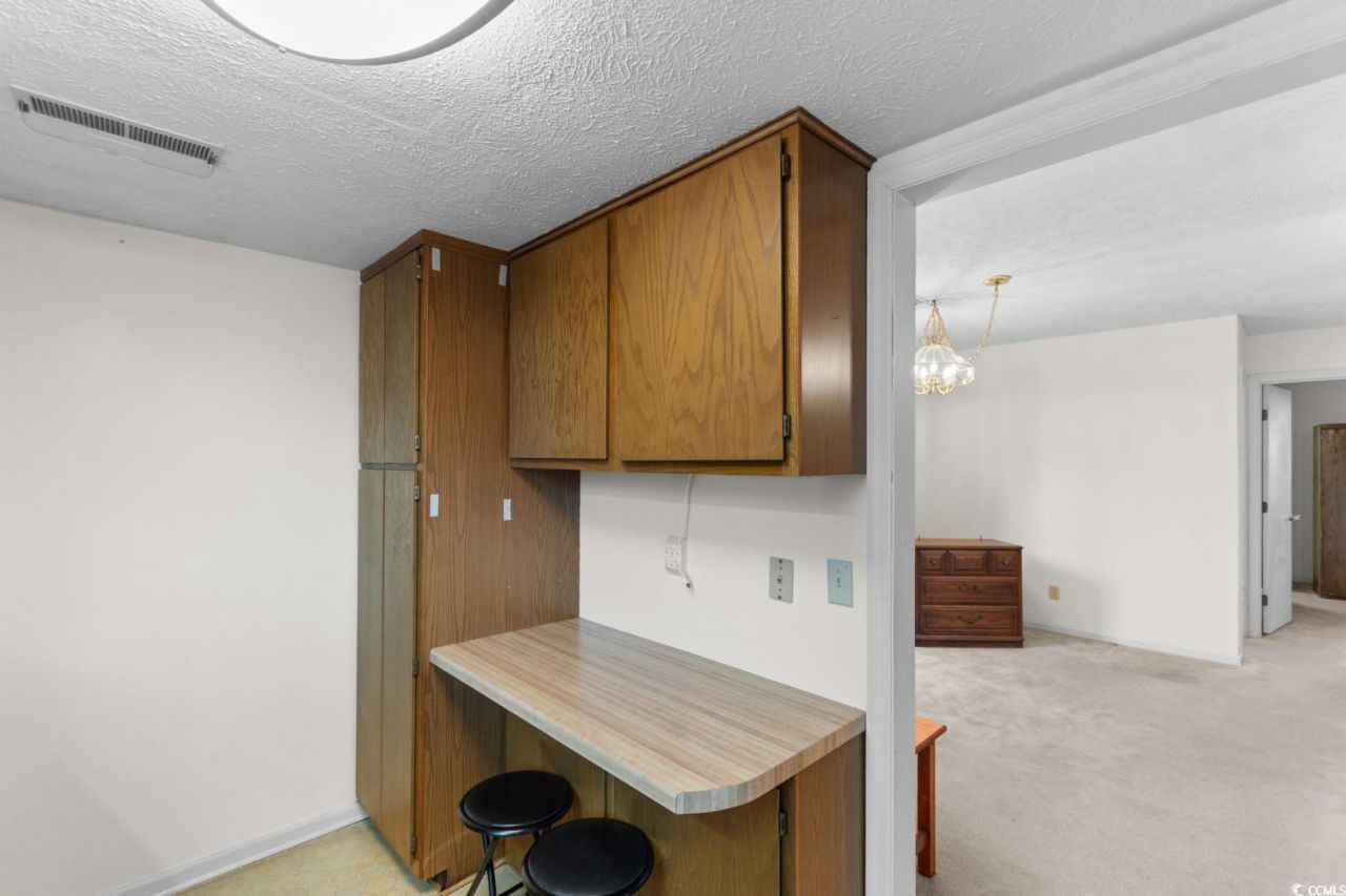 1701-k Edge Dr. Photo 9