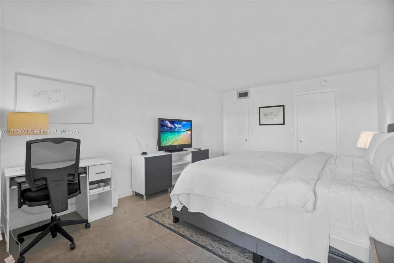 1615 West Ave, Unit 504, Miami Beach, FL 33139 Photo