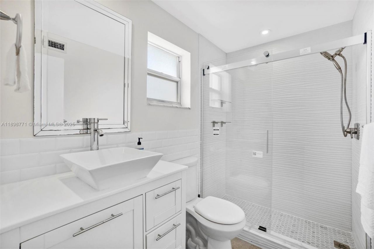 1615 West Ave, Unit 504, Miami Beach, FL 33139 Photo