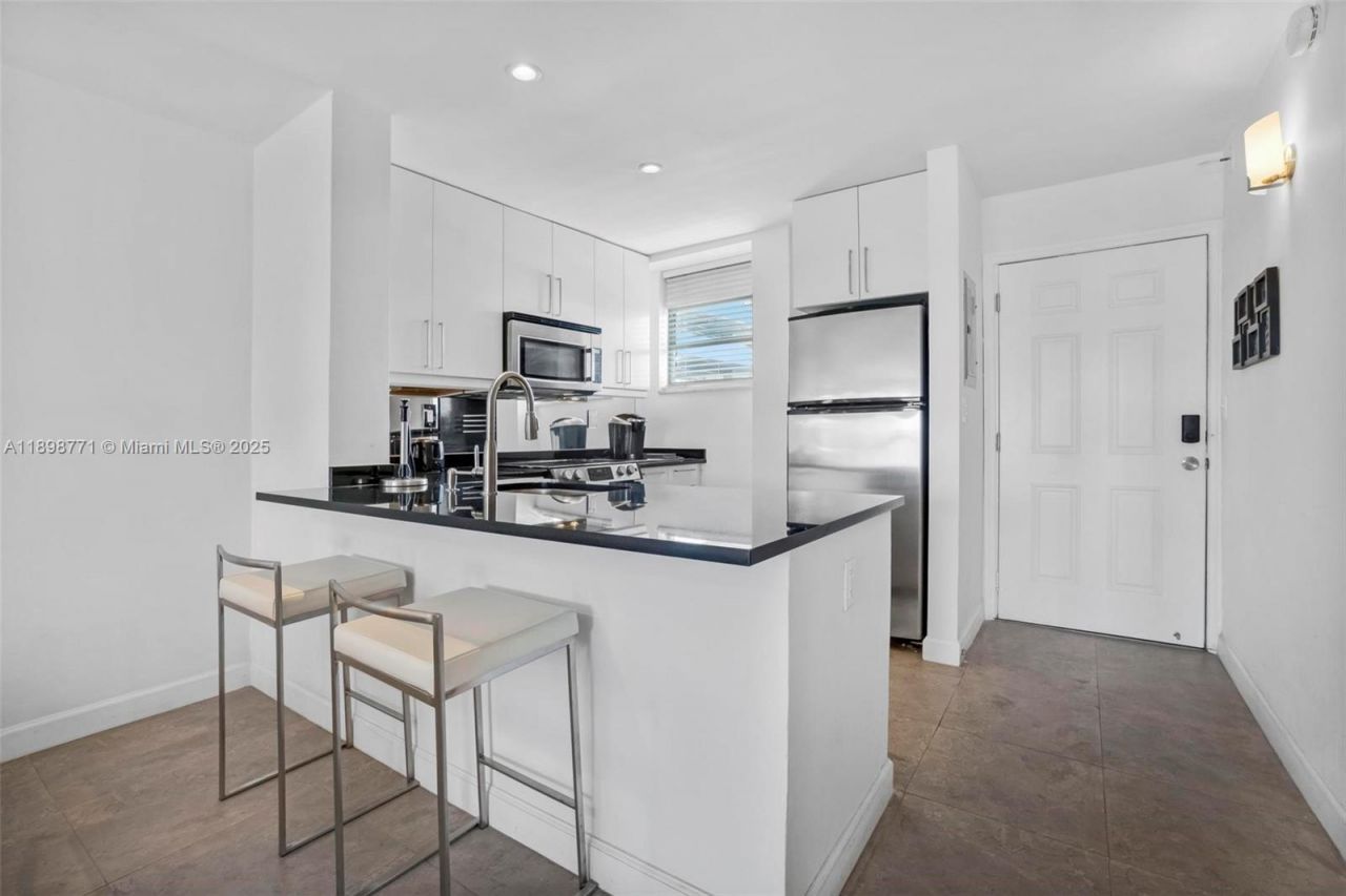 1615 West Ave, Unit 504, Miami Beach, FL 33139 Photo