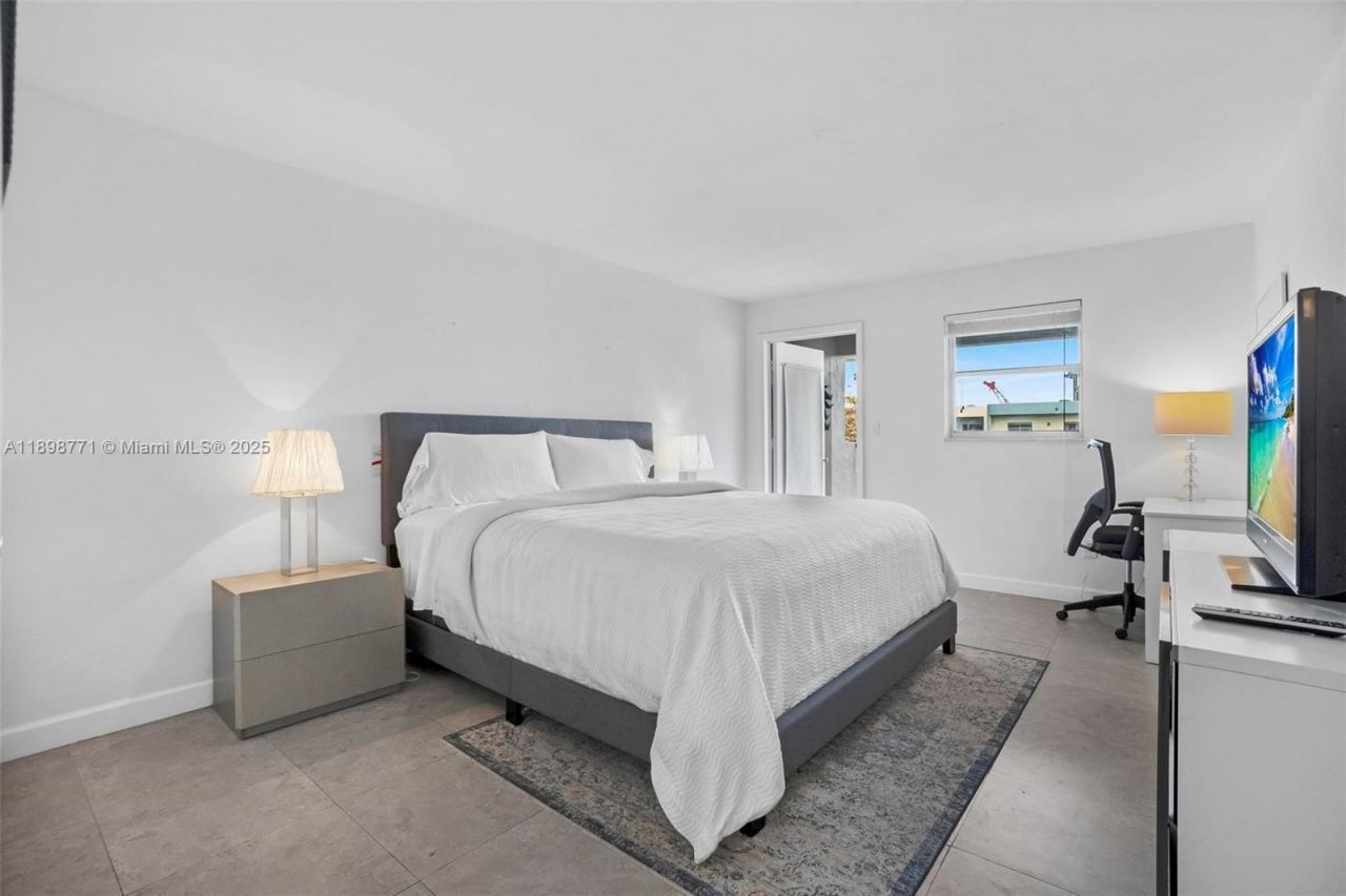 1615 West Ave, Unit 504, Miami Beach, FL 33139 Photo