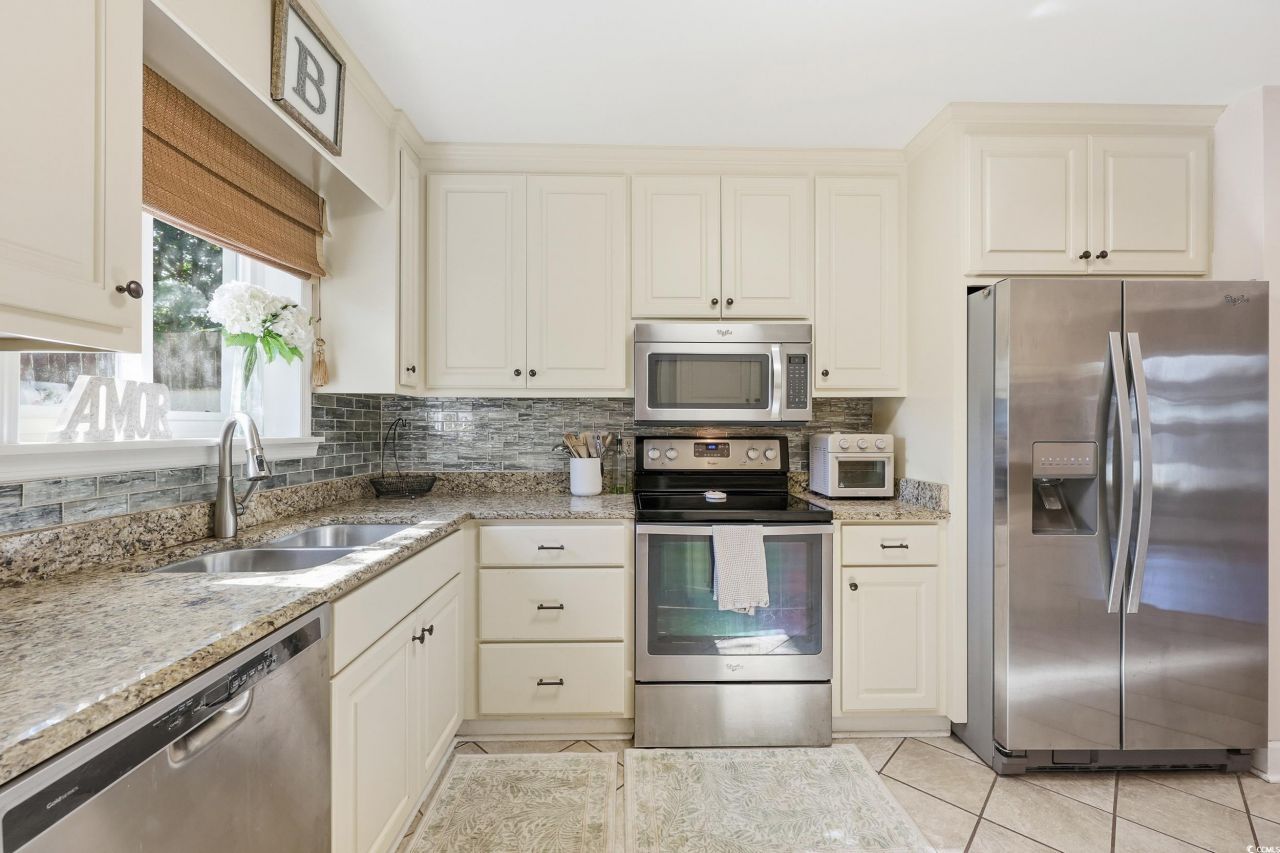 8 Martinique Dr. Photo 13