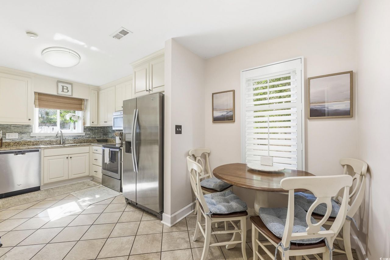 8 Martinique Dr. Photo 16