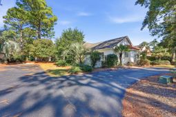 8 Martinique Dr. photo 4