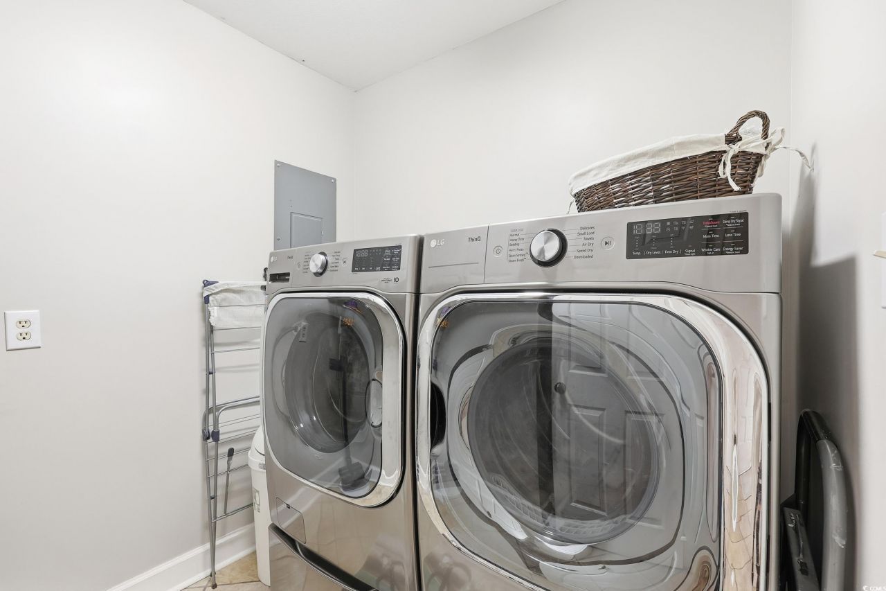 8 Martinique Dr. Photo 25