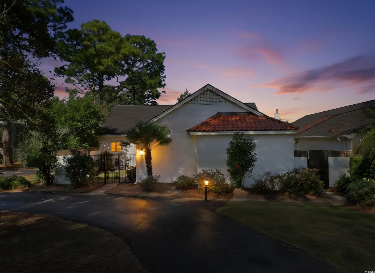 8 Martinique Dr. Photo 39