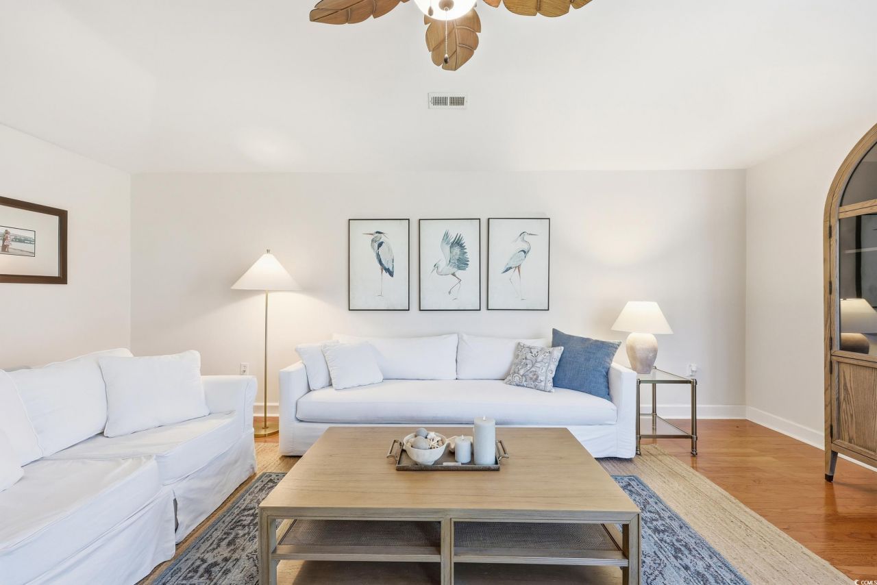 8 Martinique Dr. Photo 8