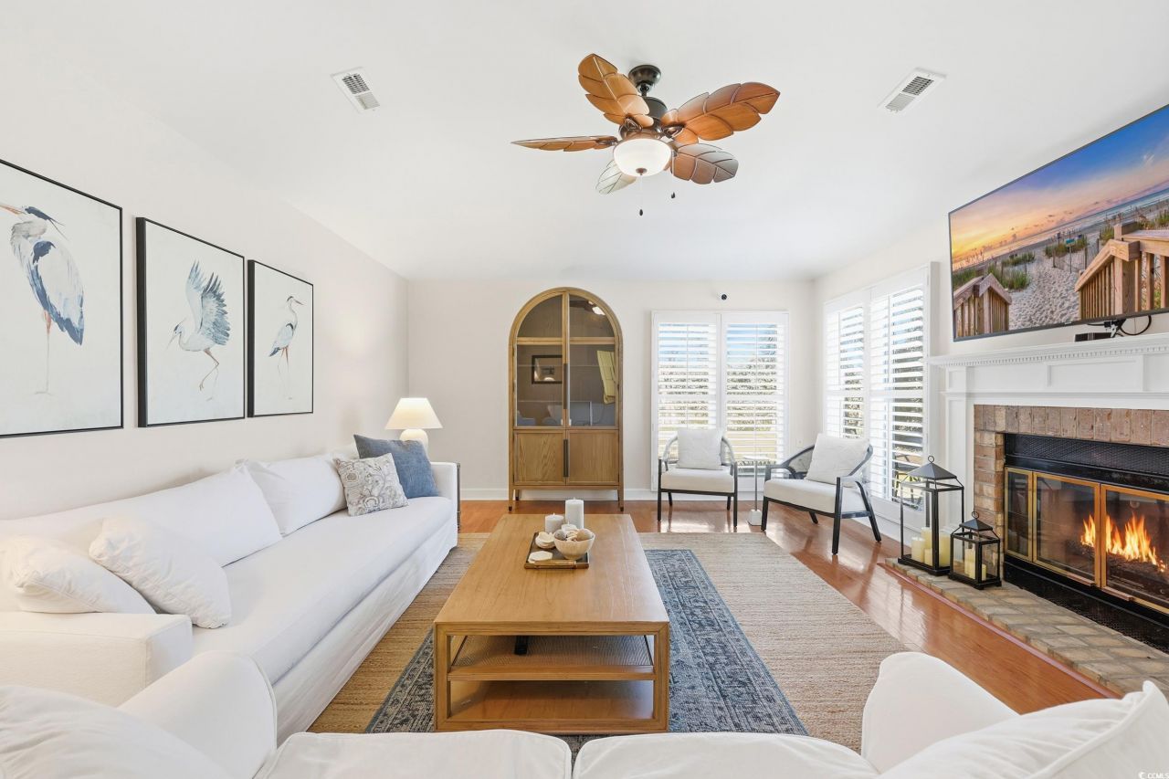 8 Martinique Dr. Photo 9