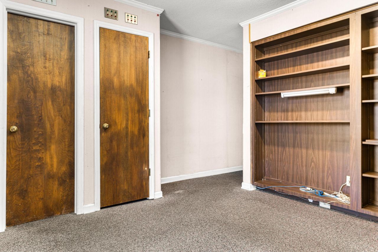 450 North Street  Photo 10