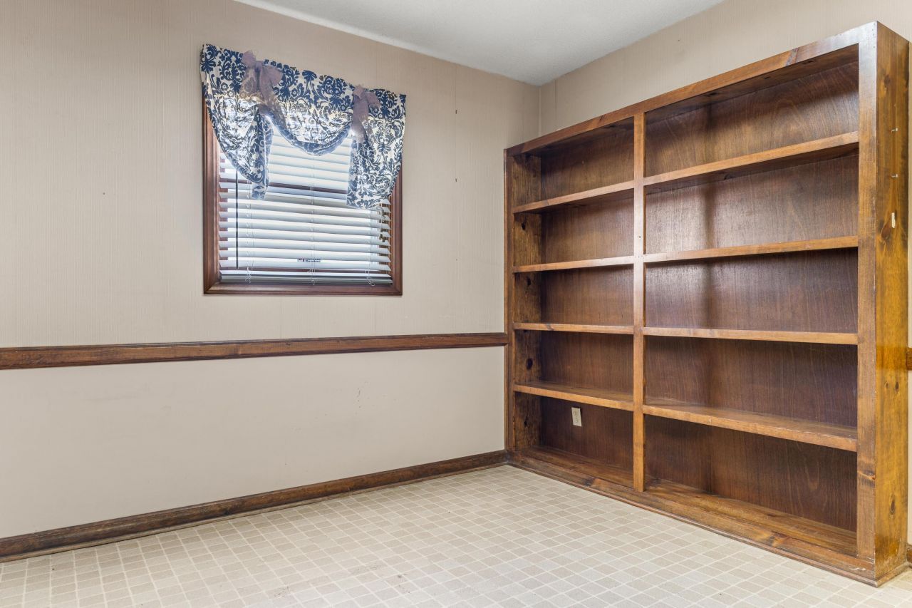 450 North Street  Photo 21