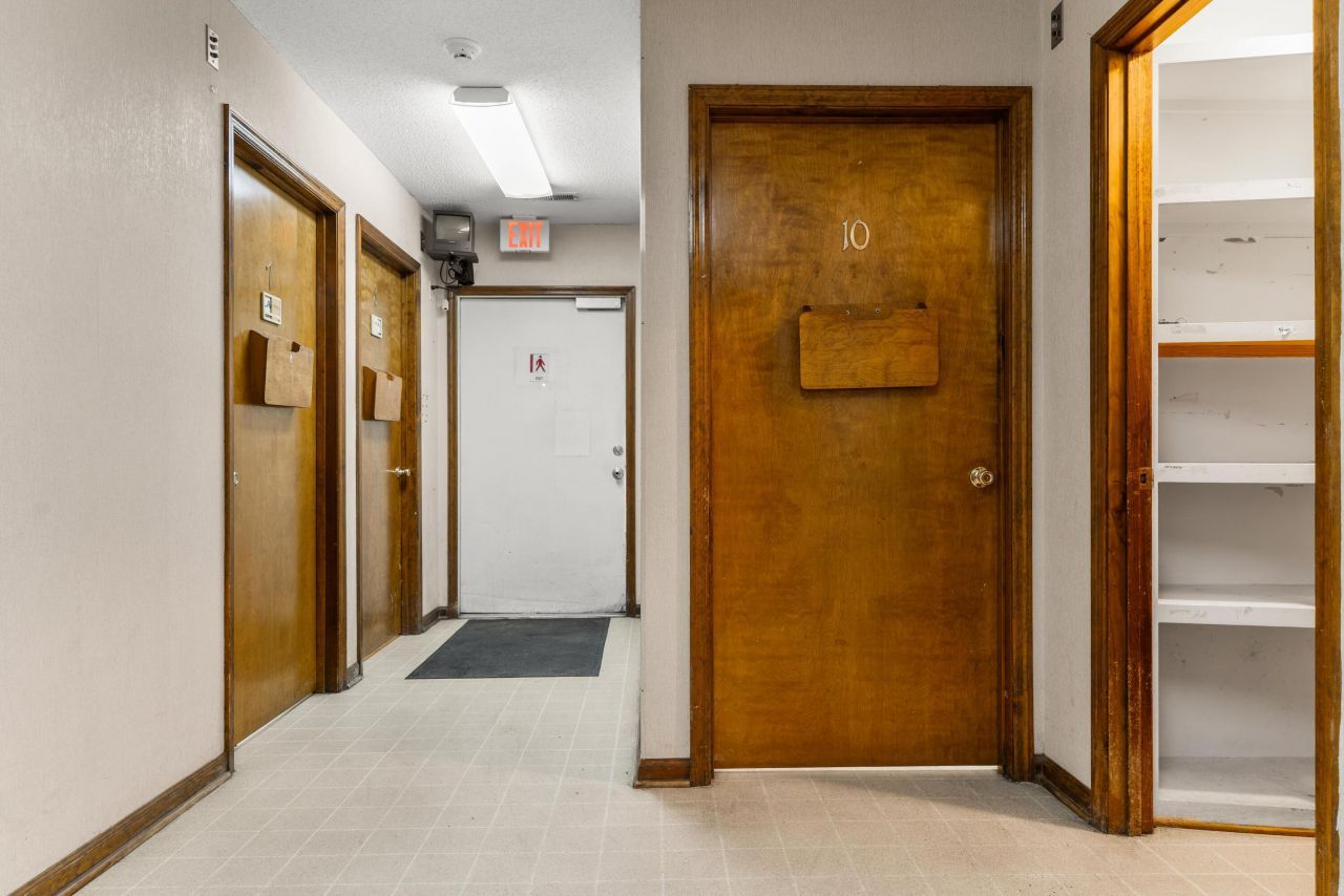 450 North Street  Photo 24