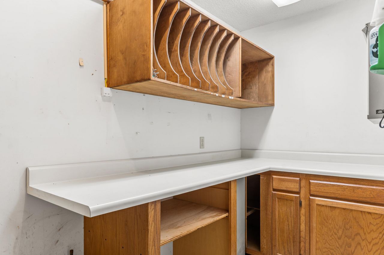 450 North Street  Photo 27