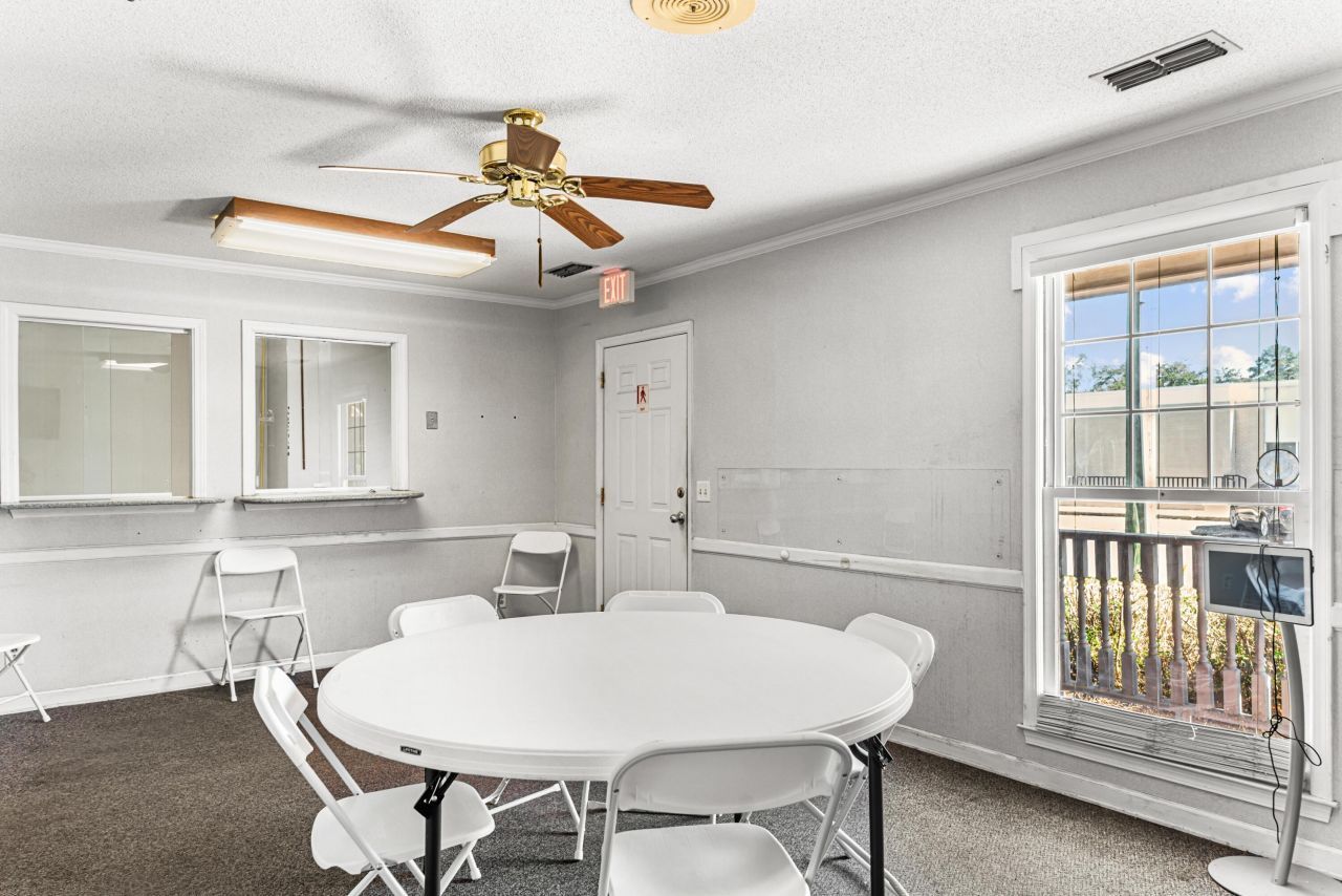 450 North Street  Photo 5