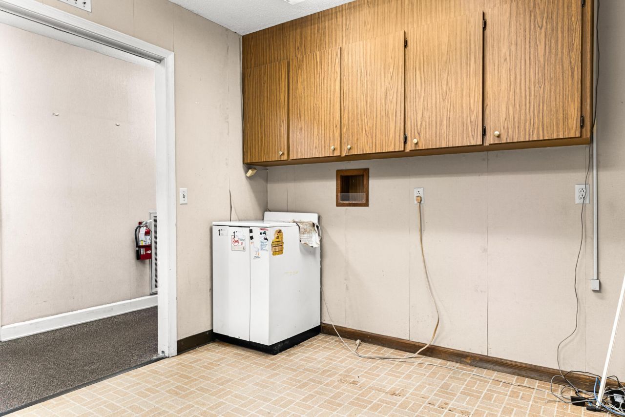 450 North Street  Photo 8