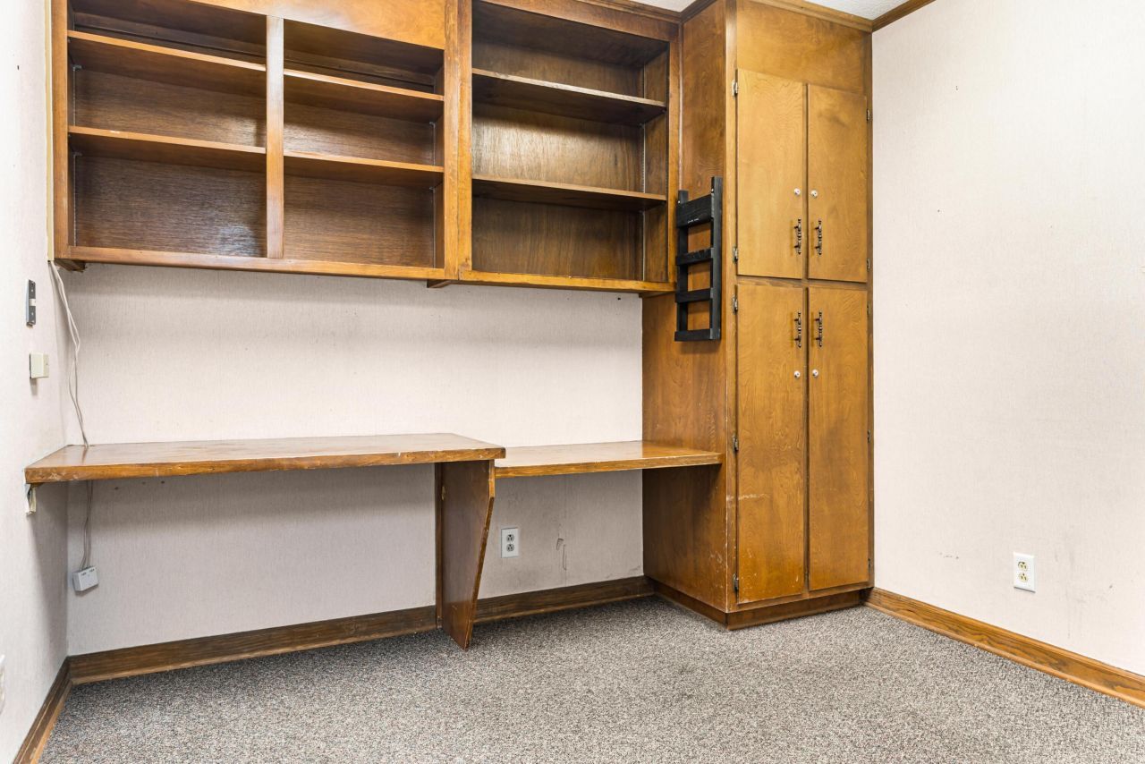 450 North Street  Photo 9