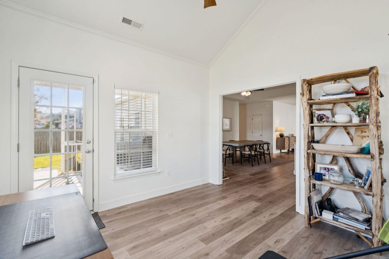 2802 Summertrees Boulevard Photo 23