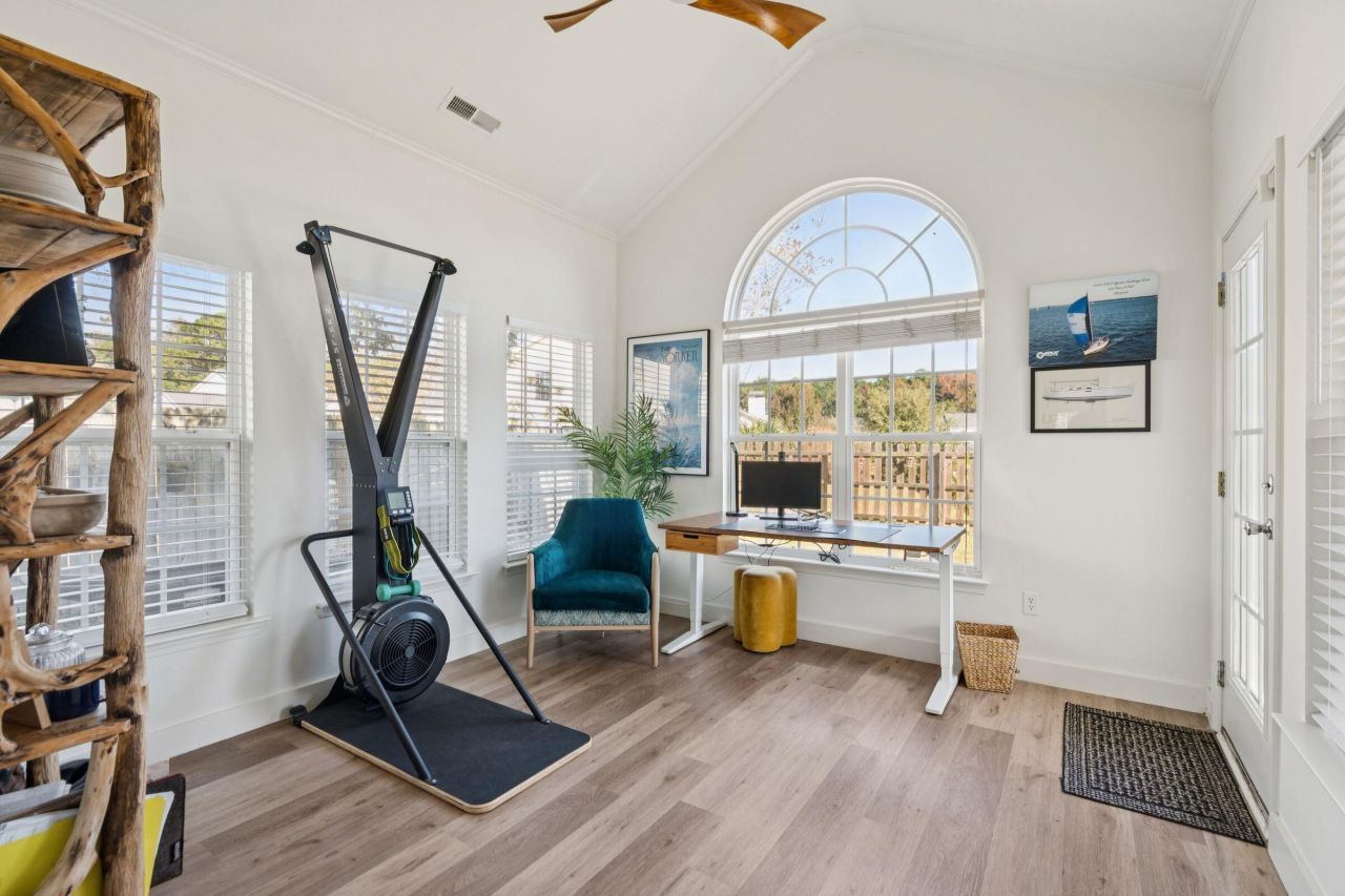 2802 Summertrees Boulevard Photo 24