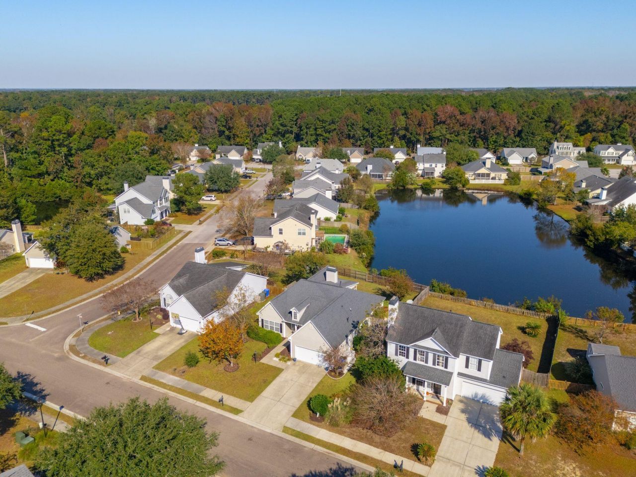 2802 Summertrees Boulevard Photo 4