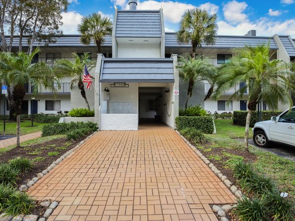 4822 Esedra Court, Unit 303, Lake Worth, FL 33467