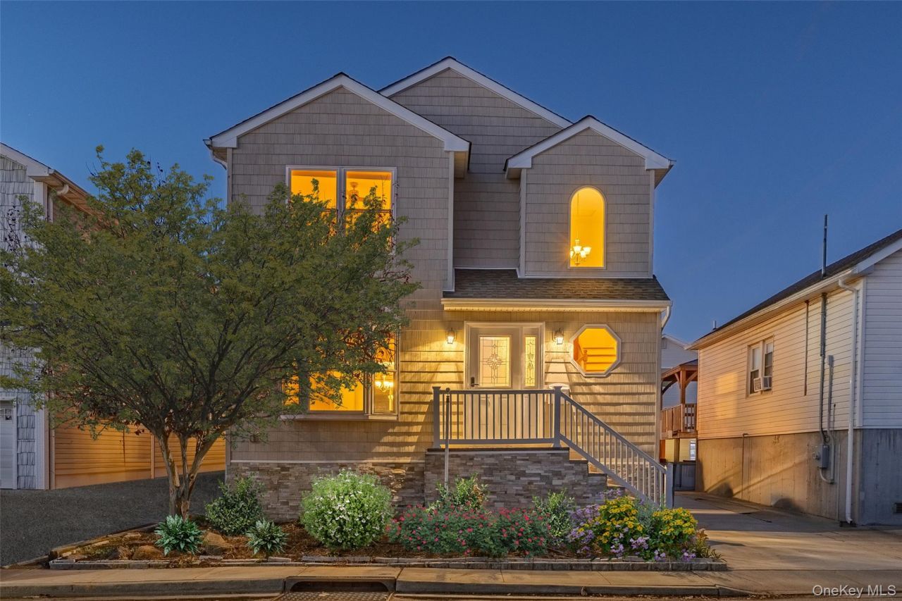 647 Lincoln Street, Baldwin Harbor, NY 11510 Main Photo