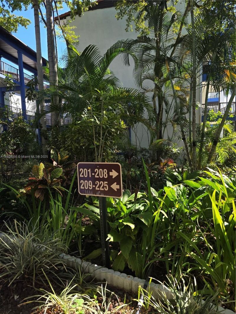 6010 S Falls Cir Dr, Unit 206, Lauderhill, FL 33319 Photo