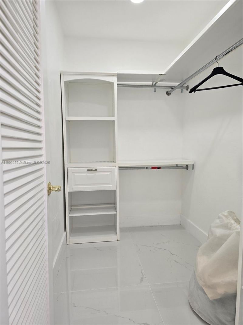 6010 S Falls Cir Dr, Unit 206, Lauderhill, FL 33319 Photo