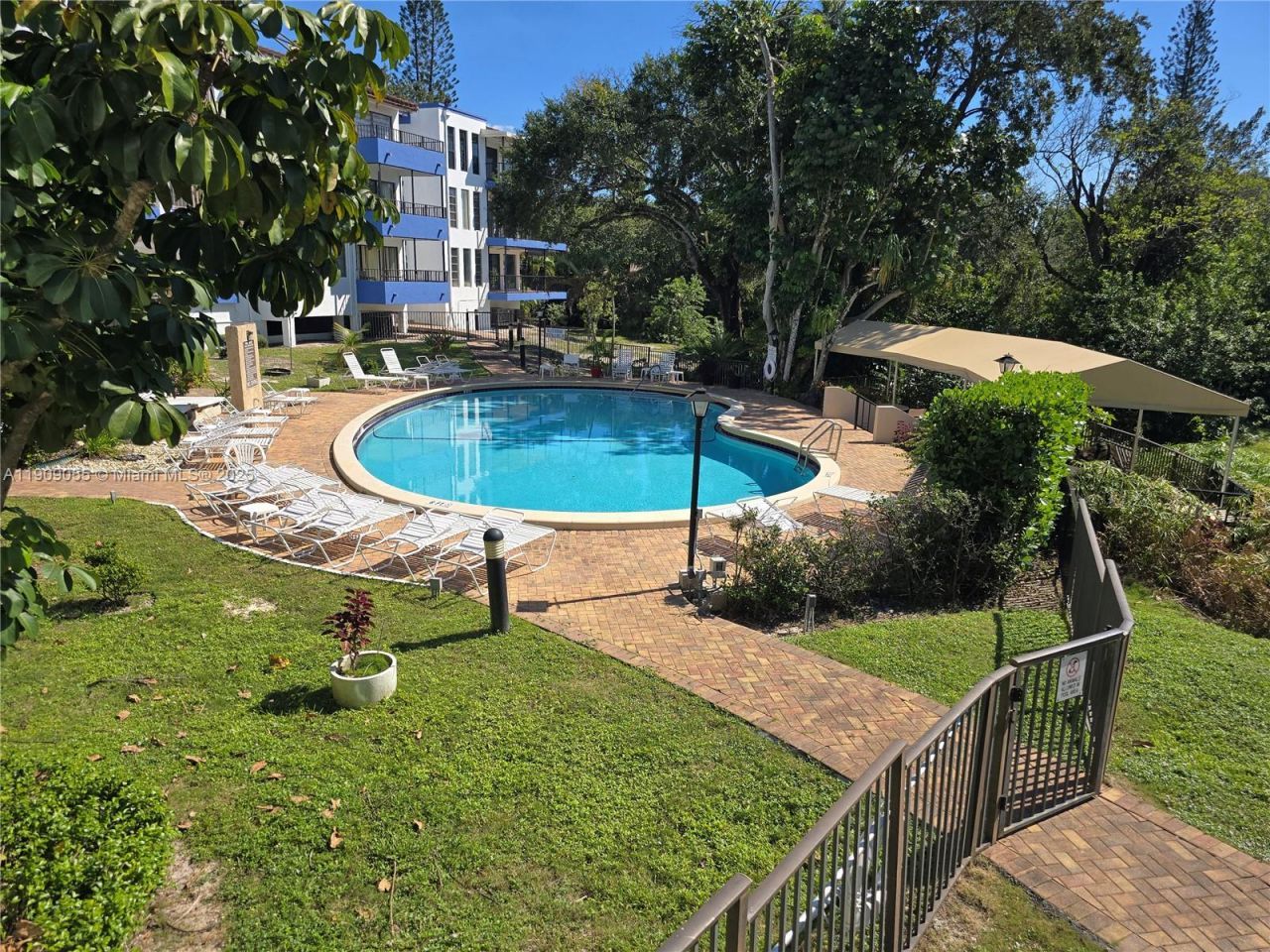 6010 S Falls Cir Dr, Unit 206, Lauderhill, FL 33319 Photo