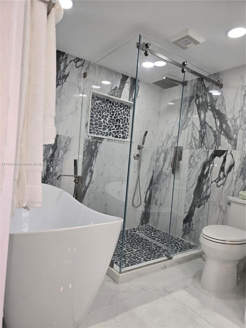 6010 S Falls Cir Dr, Unit 206, Lauderhill, FL 33319 Photo