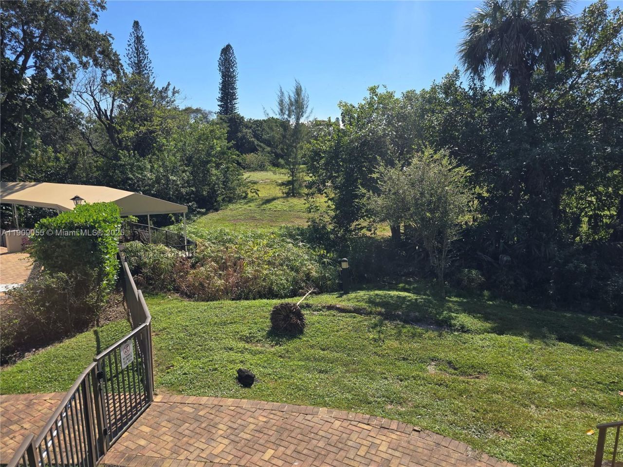 6010 S Falls Cir Dr, Unit 206, Lauderhill, FL 33319 Photo