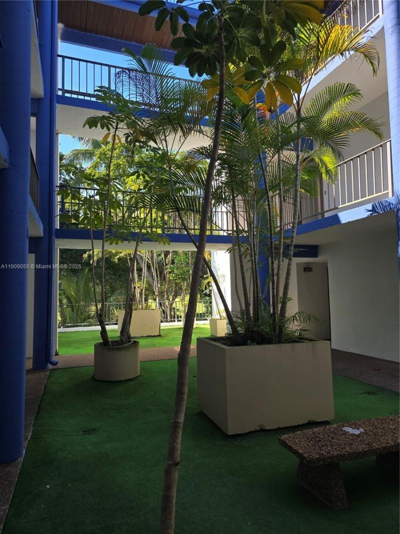 6010 S Falls Cir Dr, Unit 206, Lauderhill, FL 33319 Photo