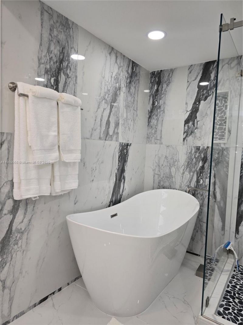 6010 S Falls Cir Dr, Unit 206, Lauderhill, FL 33319 Photo