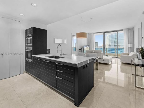 200 Biscayne Boulevard Way, Unit 4510, Miami, FL 33131