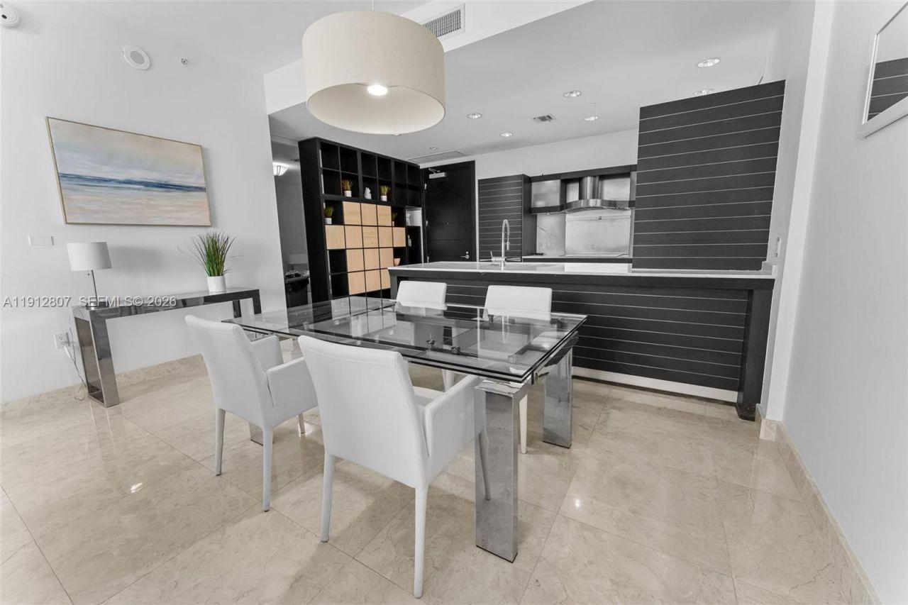 200 Biscayne Boulevard Way, Unit 4510, Miami, FL 33131 Photo